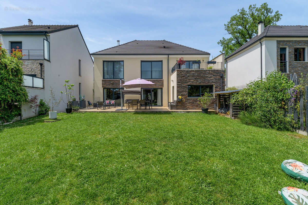 Maison à LE PLESSIS-TREVISE