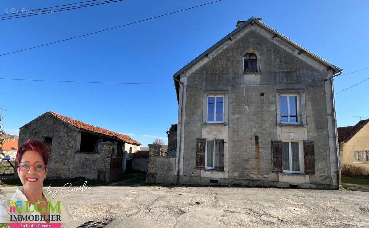 Maison à CREZANCY