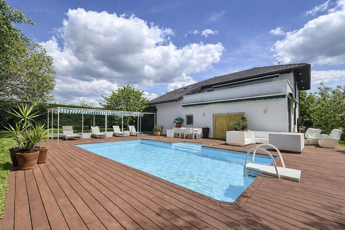 Maison 180 m² à Poisy  - photo 2