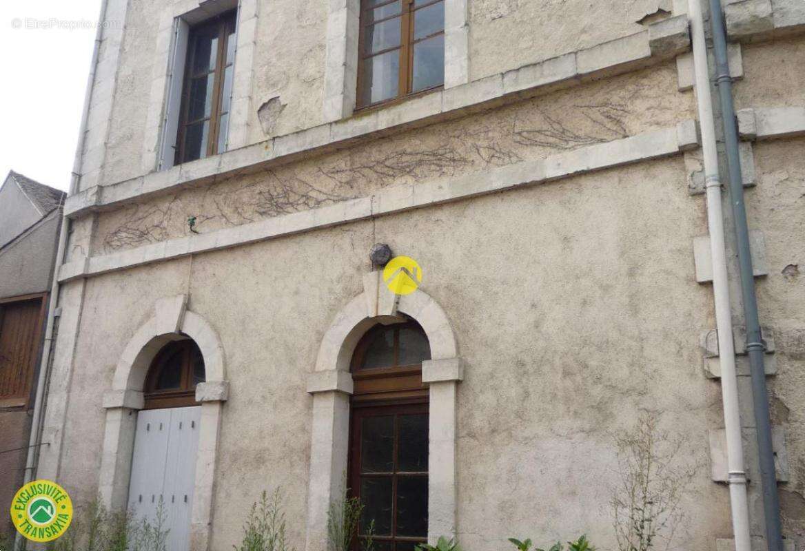 Maison à TOURNON-SAINT-MARTIN