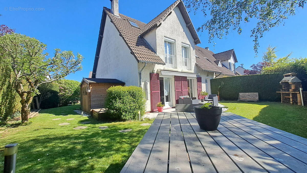 Maison à CERNAY-LA-VILLE
