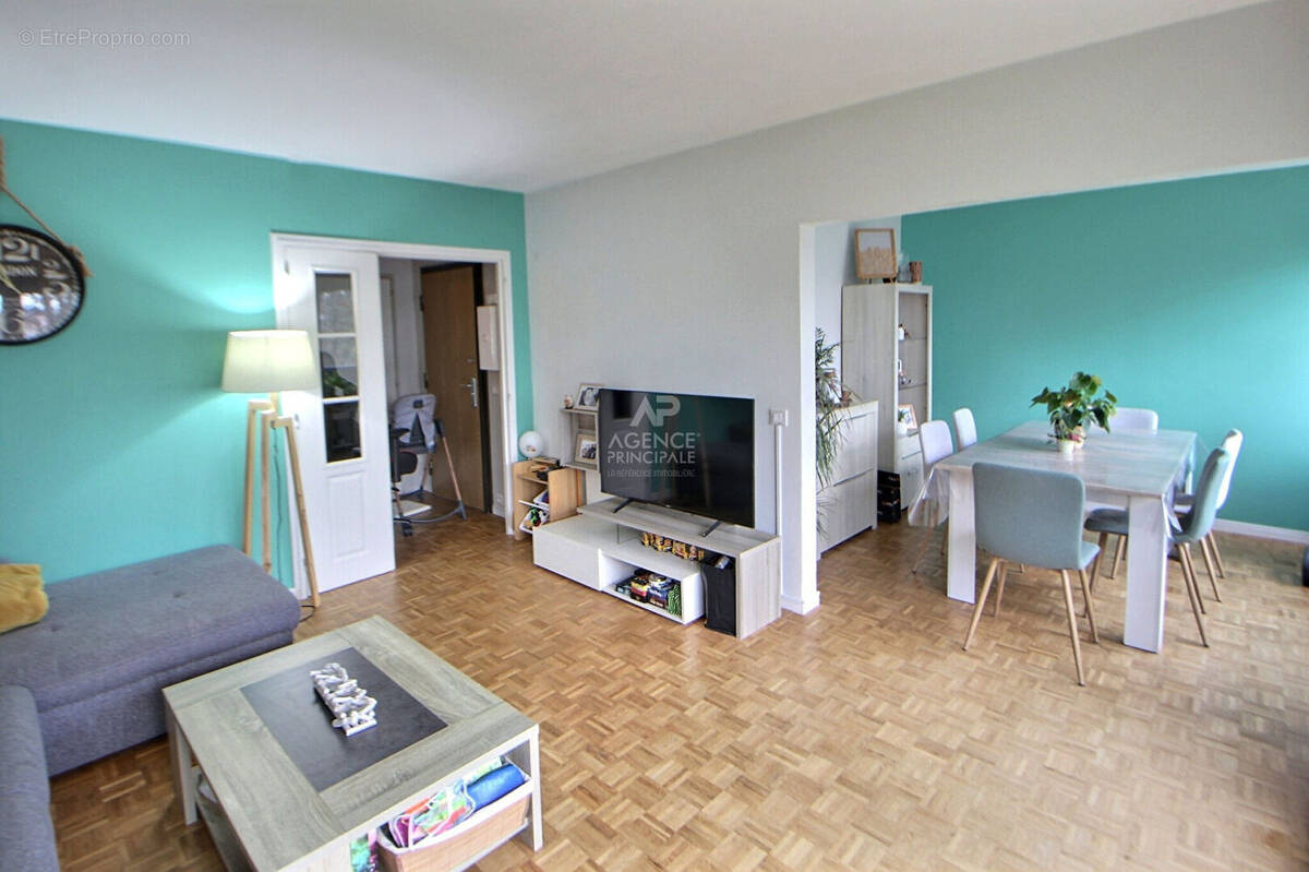 Appartement à VERNEUIL-SUR-SEINE