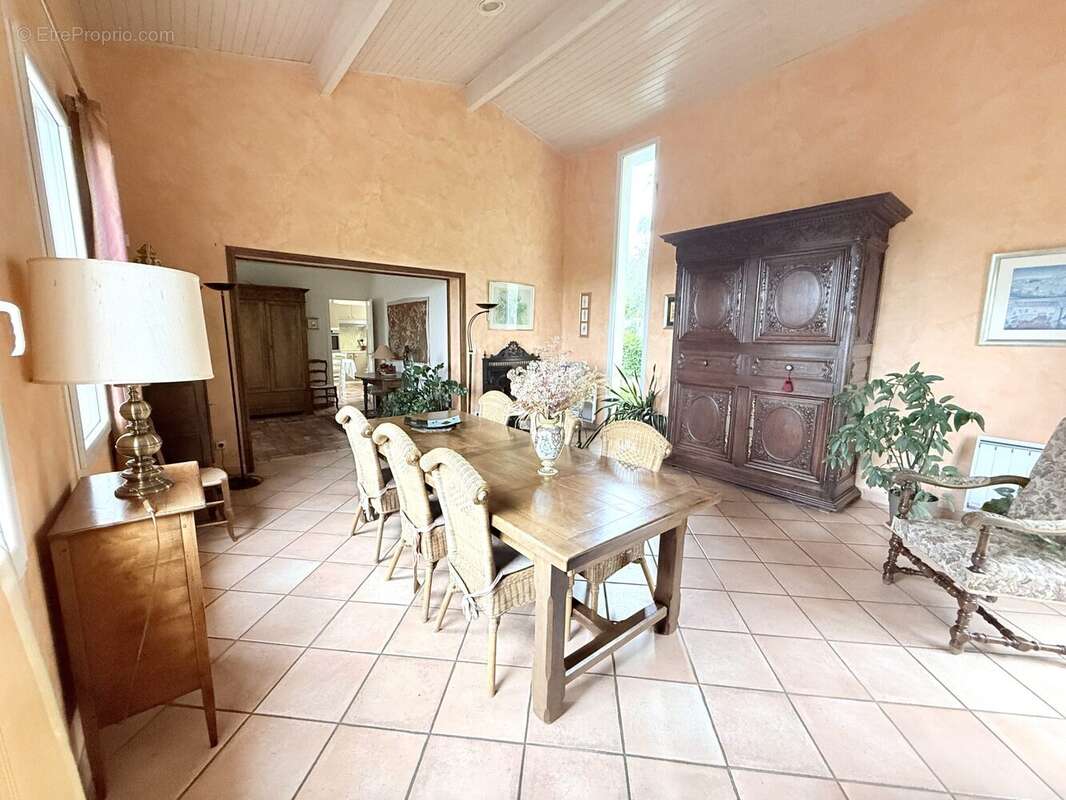 Maison à CLERMONT-LE-FORT