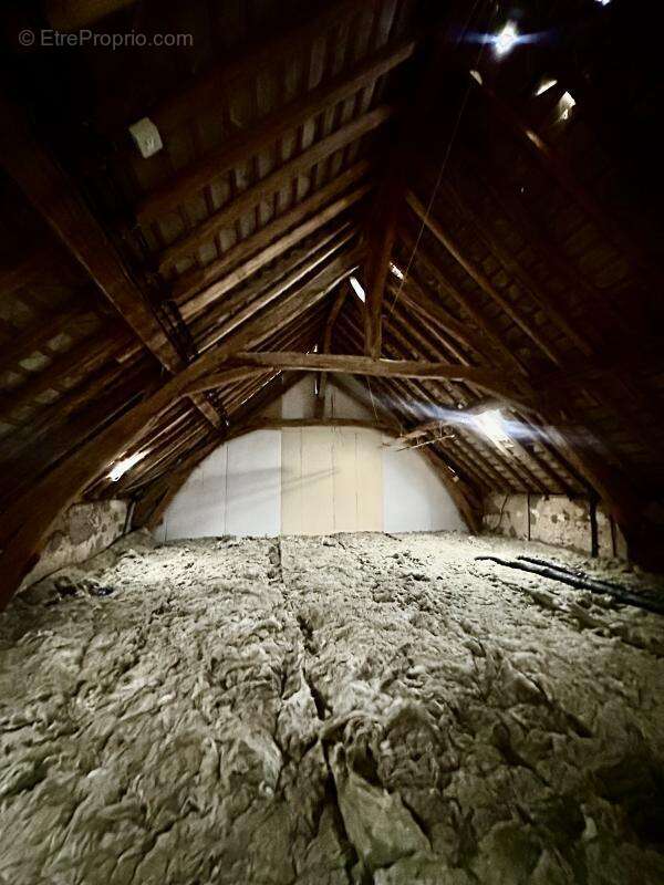 Maison à MARCILLY-EN-VILLETTE