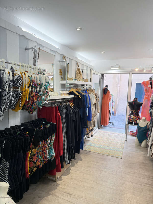 Commerce à SANARY-SUR-MER