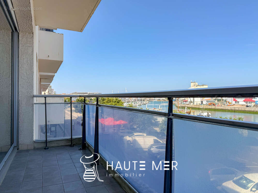 NEMO - Appartement T3 à la vue privilégiée sur le port de pêche avec parking - photo 8