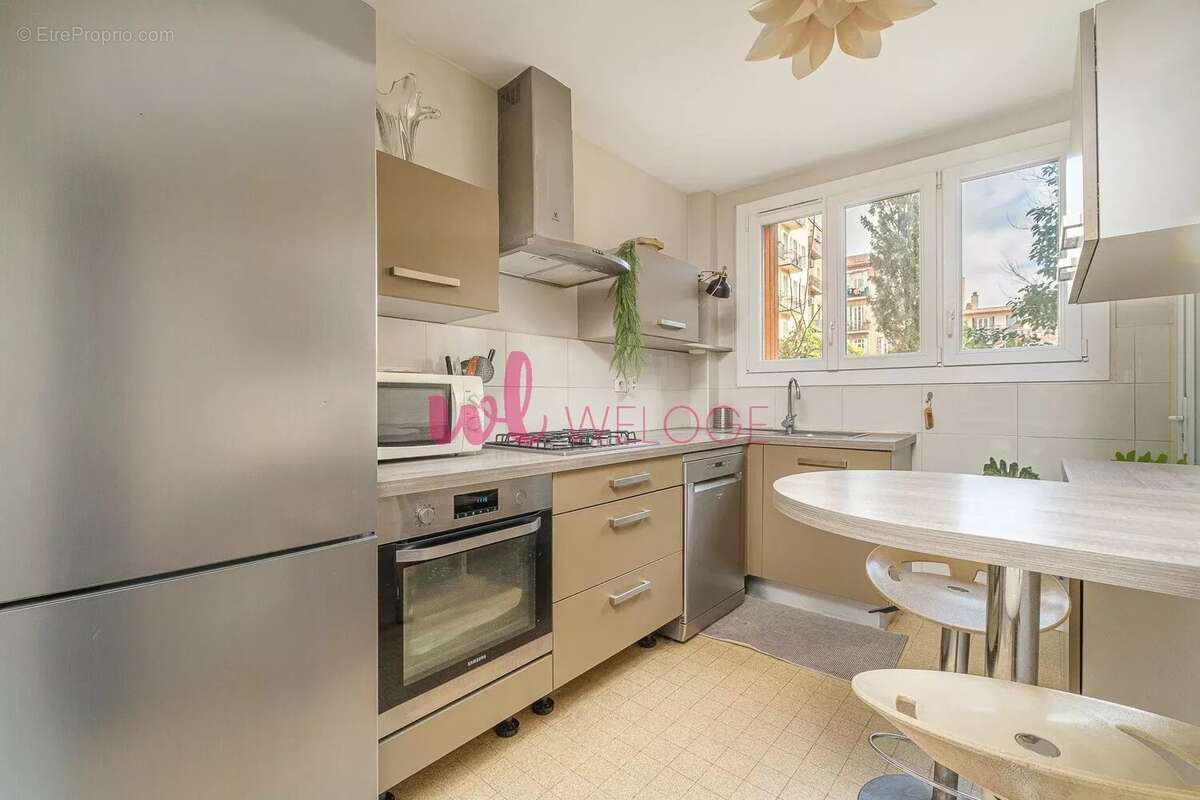 Appartement à MARSEILLE-5E