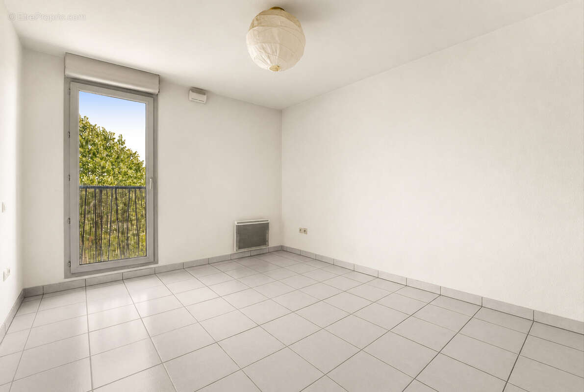 En exclusivité ! Appartement T3 de 68 m2 situé au 1er étage, dans le quartier recherché de Croix-Daurade. - photo 8