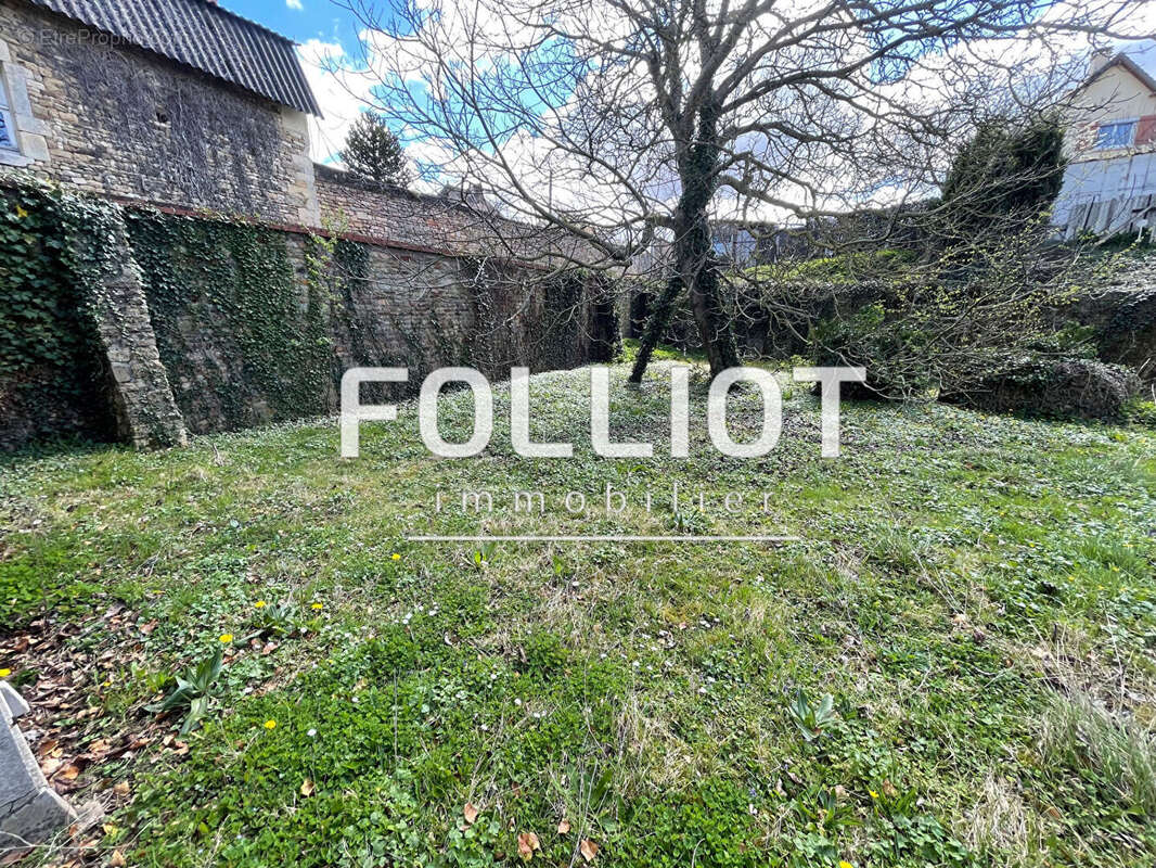 Maison à LAIZE-LA-VILLE