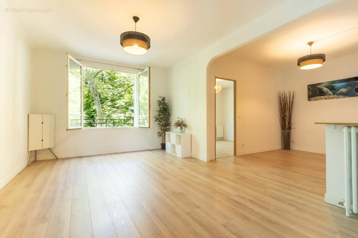 Appartement à PARIS-19E