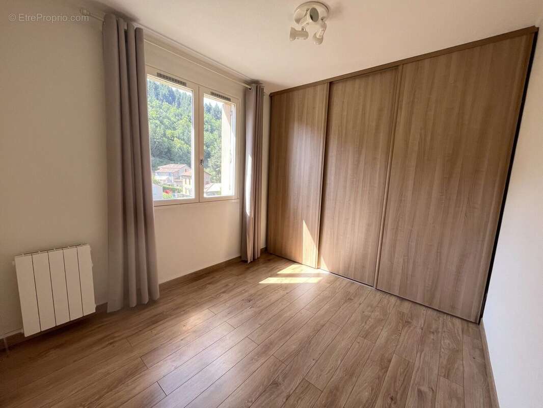 Appartement 89 m² à Le Cheylard  - photo 6