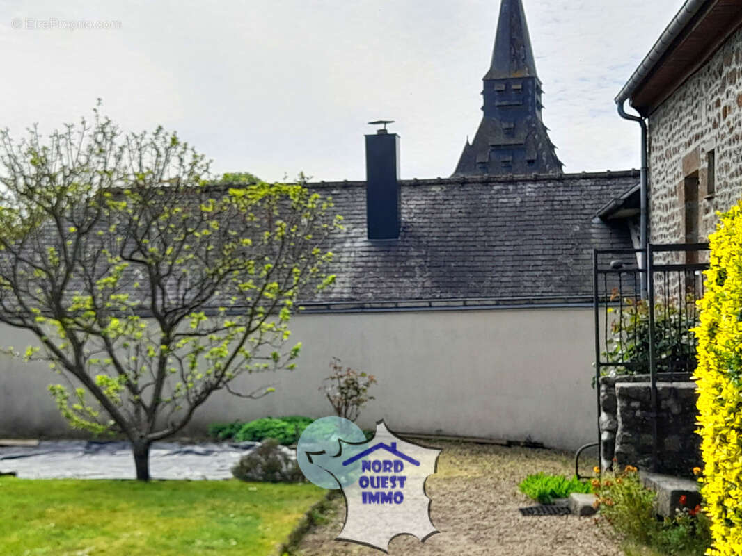Maison à AMBRIERES-LES-VALLEES
