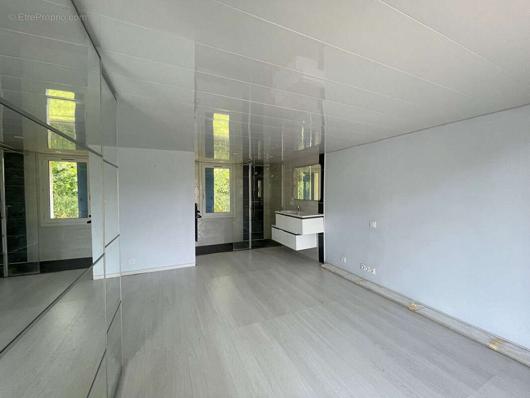 Maison à LA CHAPELLE-DES-MARAIS