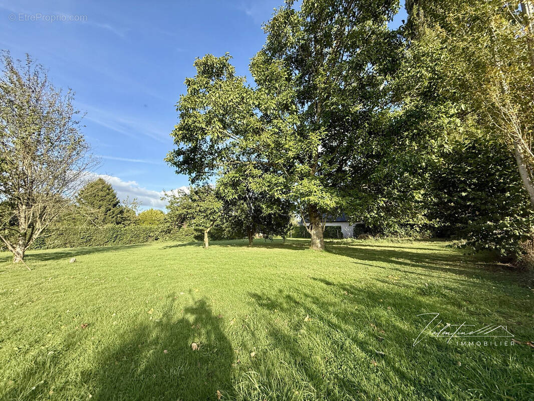 Terrain à PONT-L&#039;EVEQUE