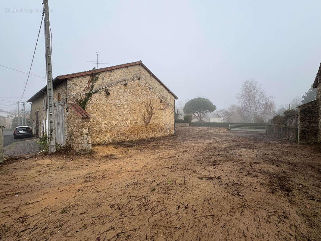 Terrain à SEREILHAC