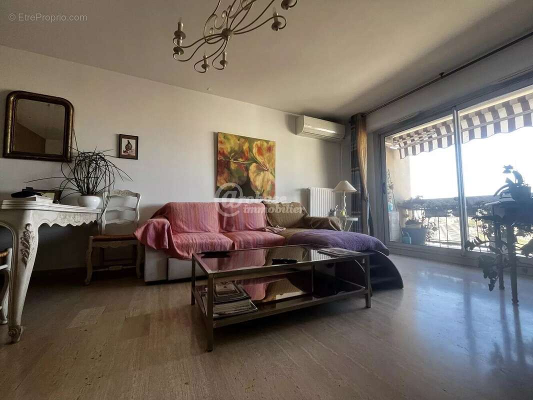 Appartement à MARSEILLE-1E