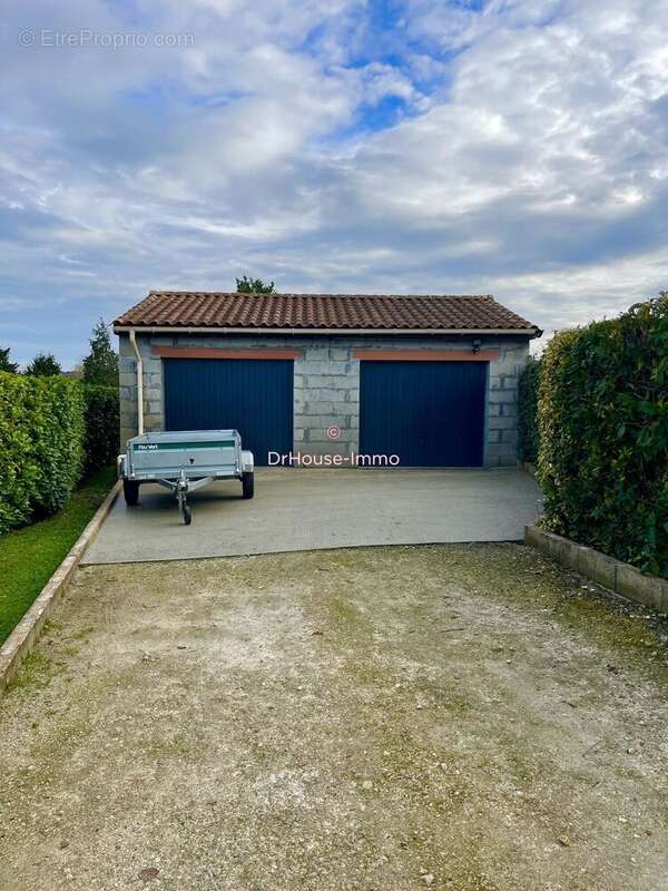 Maison à BAIGNES-SAINTE-RADEGONDE