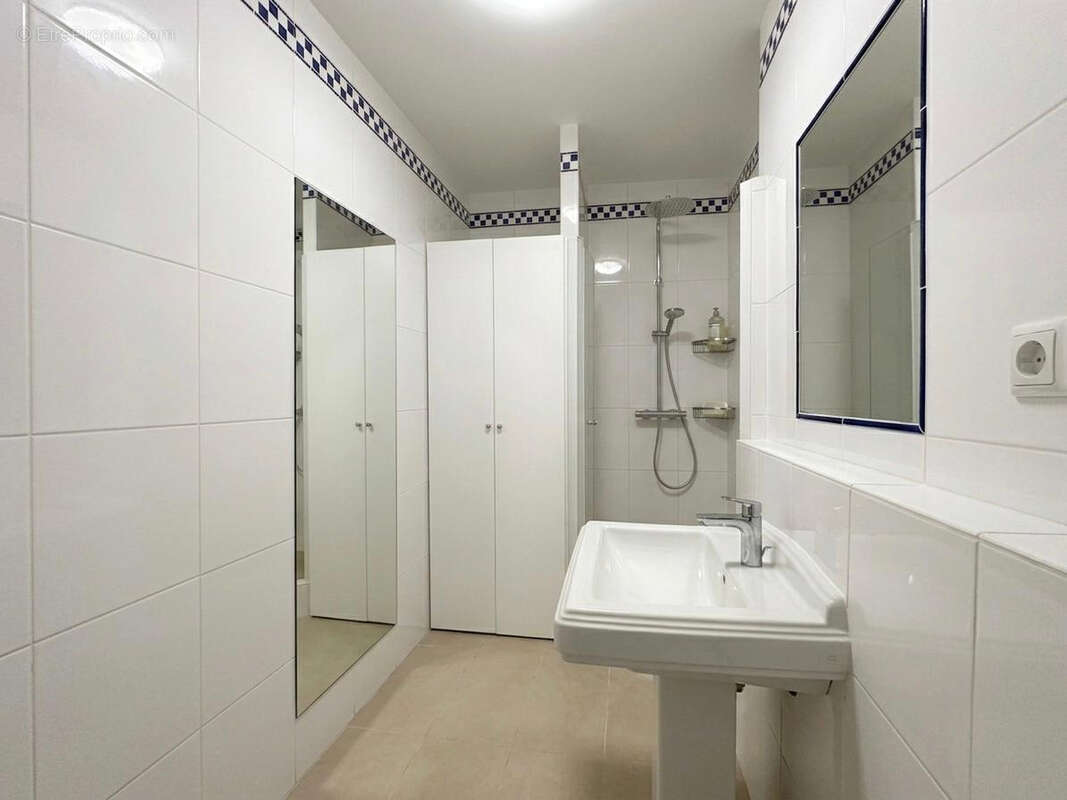 Appartement à PARIS-20E