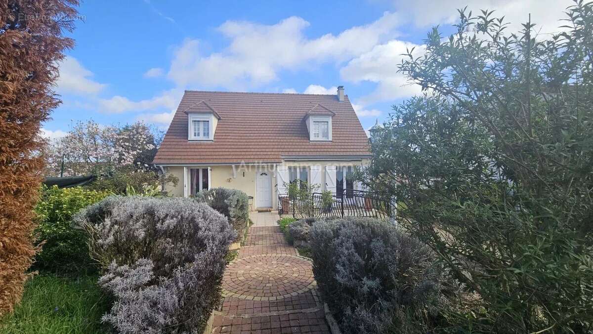 Maison à MONTLHERY