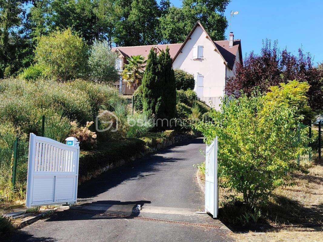 Maison à REUGNY