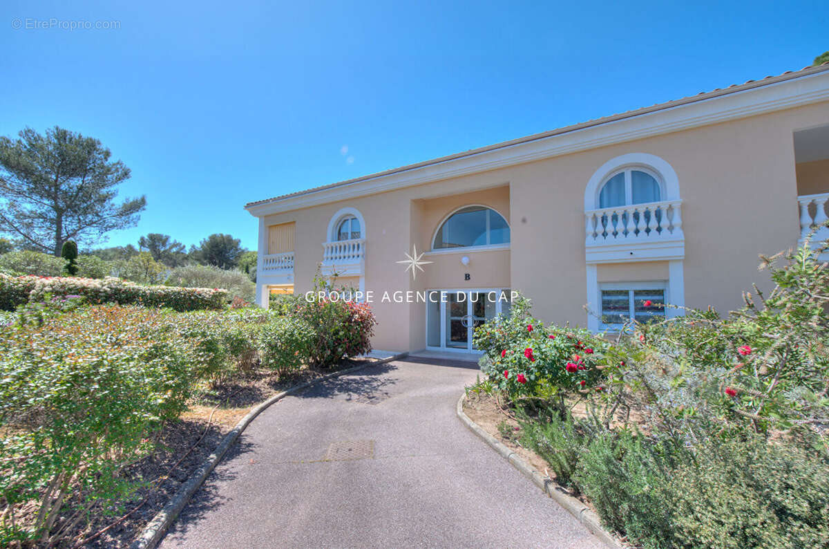 Valescure les golfs appartement 3 pieces en rdj avec garage - photo 16