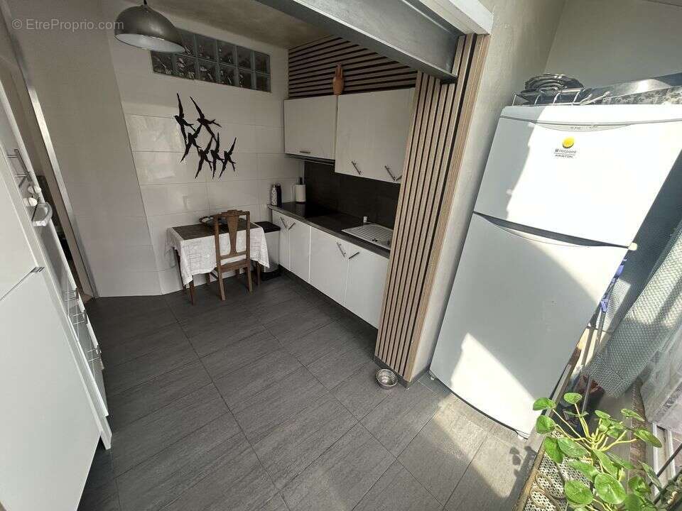PLAN DE CUQUES - t5 - dépendance - piscine - garage - place - - Maison à PLAN-DE-CUQUES