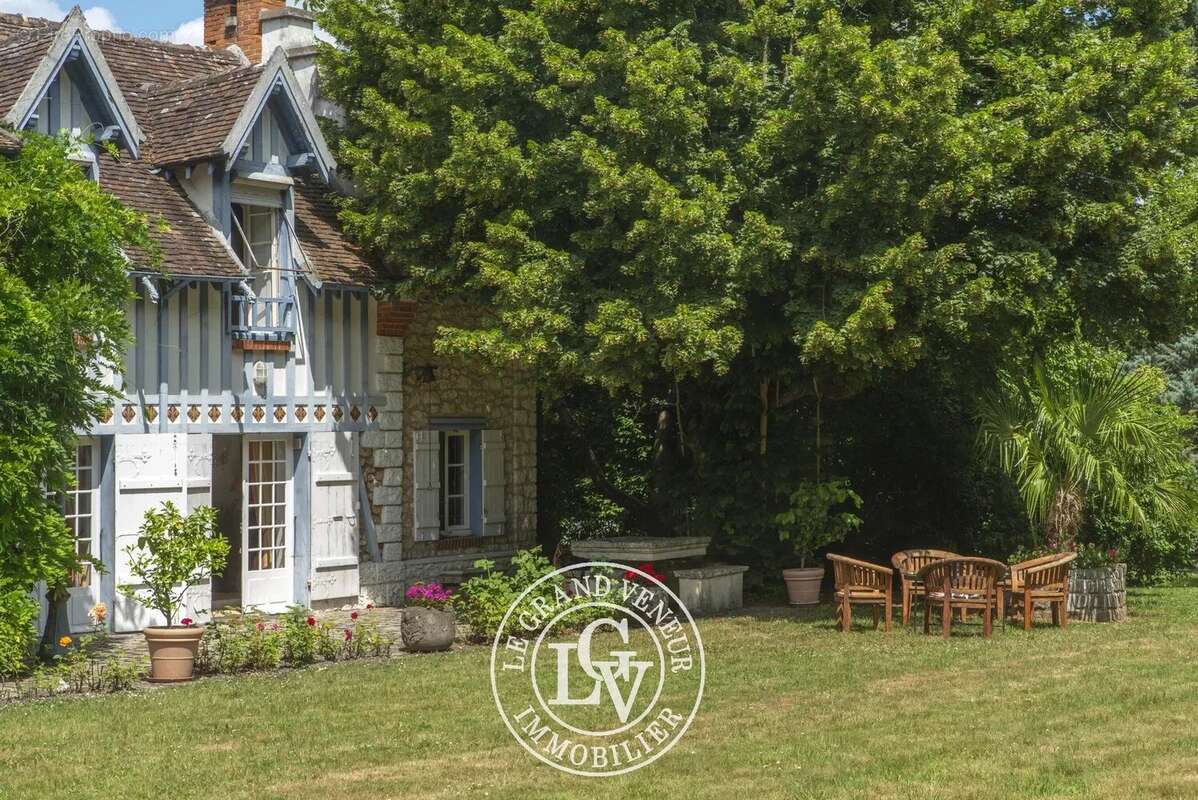 Maison à FONTAINEBLEAU