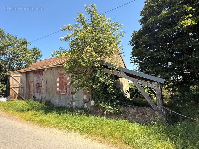 Maison à SAINT-SULPICE-LE-DUNOIS