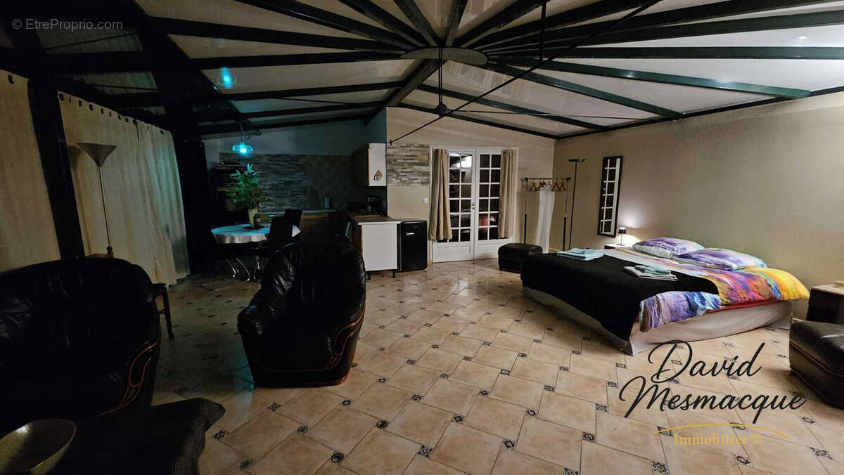 Autre à MEULAN