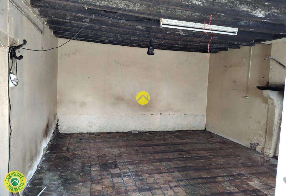 Maison à DUN-LE-PALESTEL