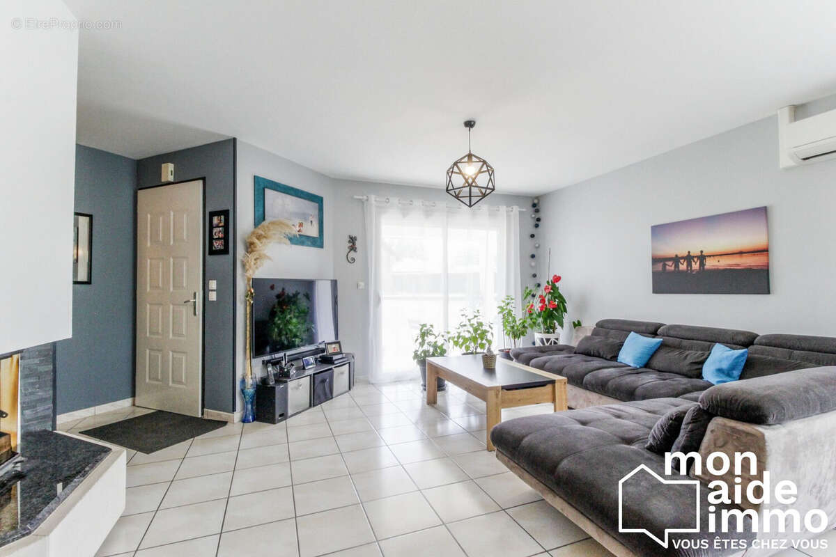 Maison à YGOS-SAINT-SATURNIN