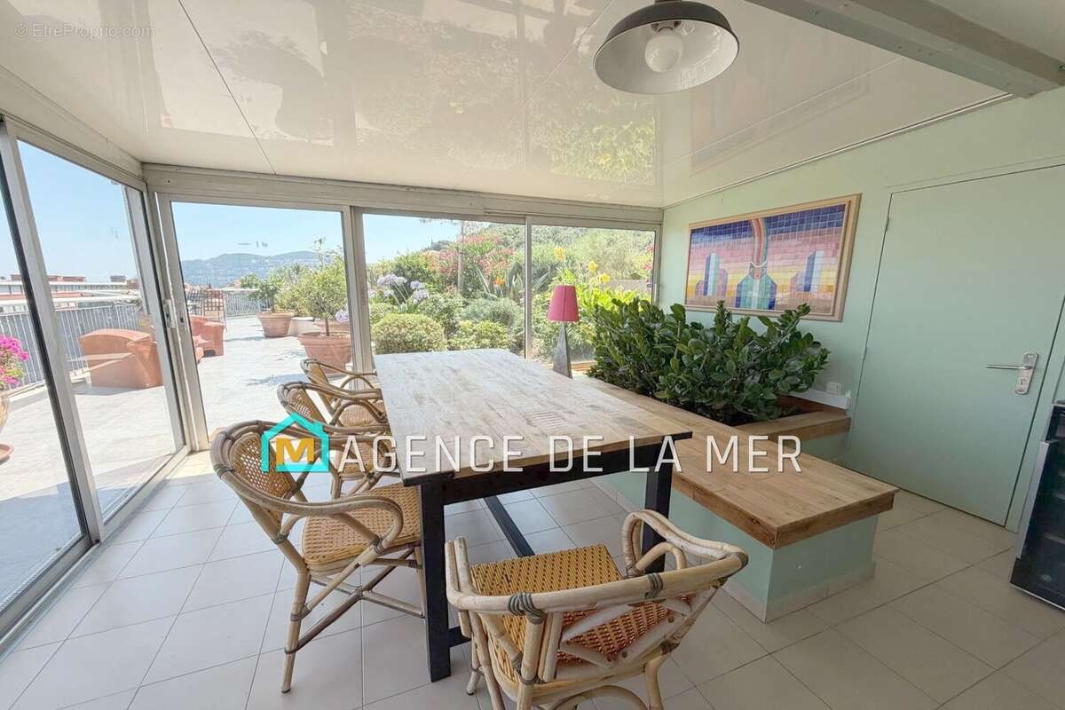 Appartement à MANDELIEU-LA-NAPOULE