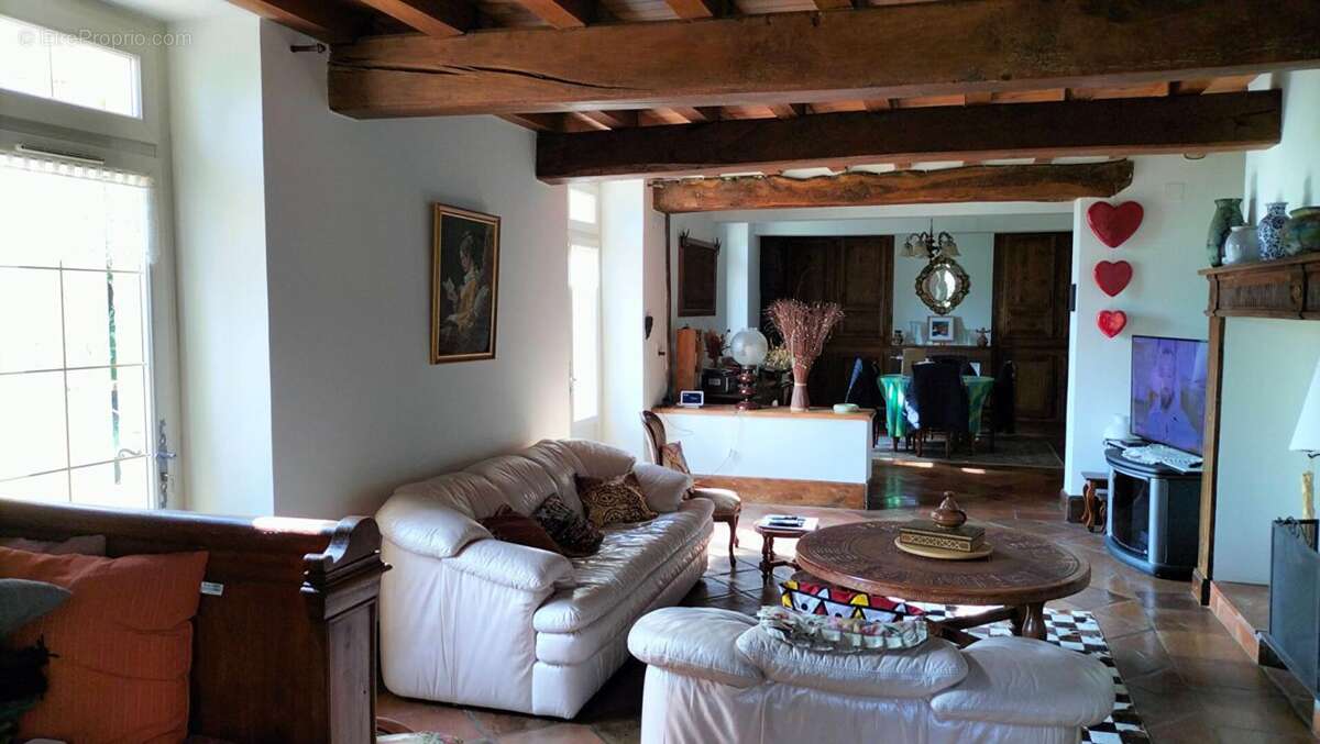Maison à MAUVEZIN