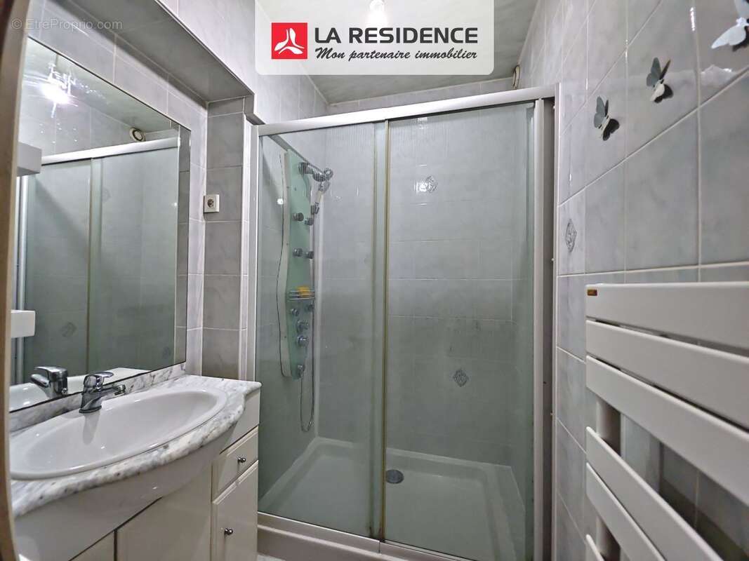 Maison à FOLLAINVILLE-DENNEMONT