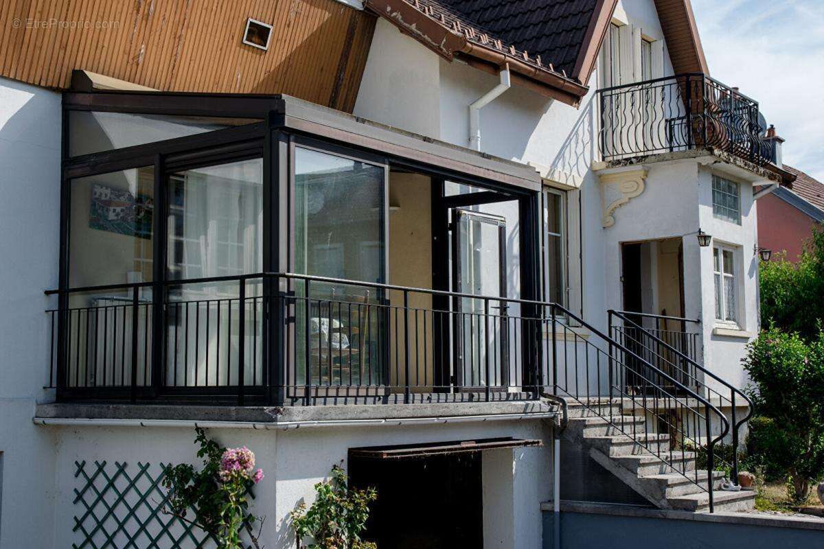 Agréable maison avec beau potentiel - photo 8