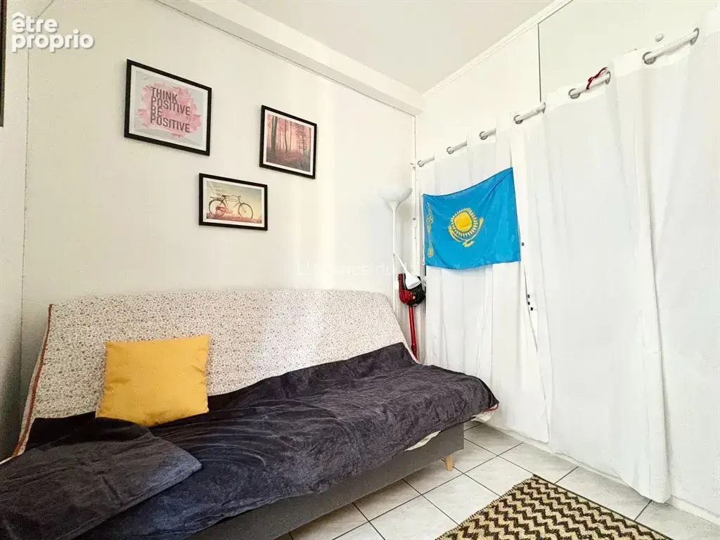 Cambronne - segur / ravissant studio / vendu libre / vrais wc/ - photo 3