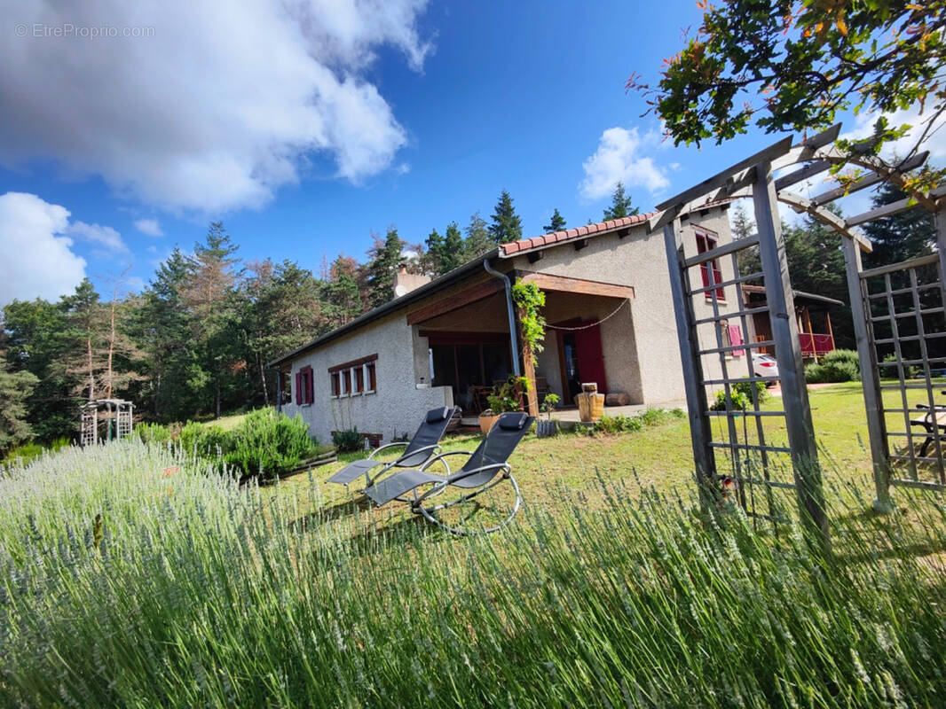 Maison à AGNAT