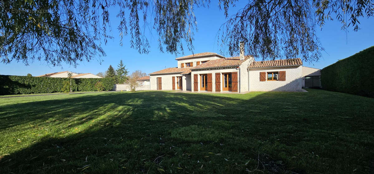 Maison à CHERMIGNAC