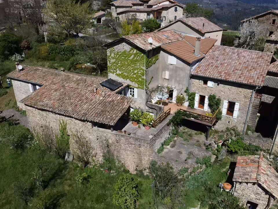   - Maison à FABRAS