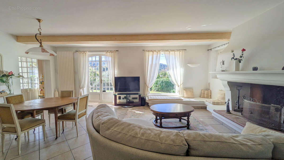 Maison à LE CASTELLET