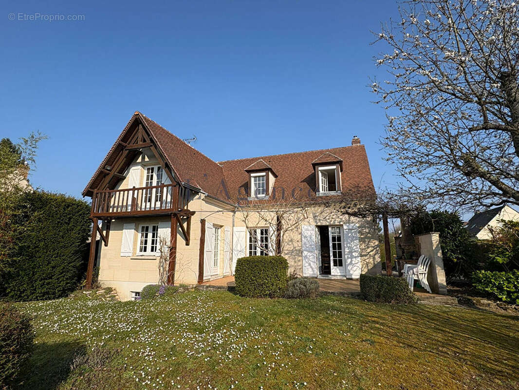 Maison à AVILLY-SAINT-LEONARD