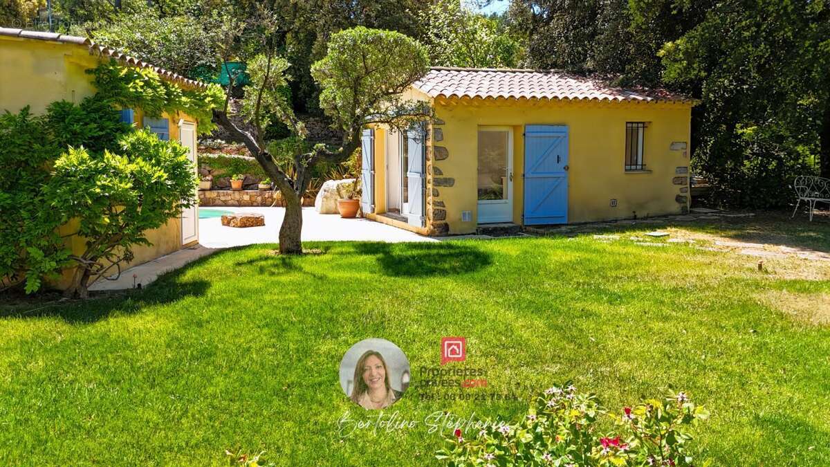 TRANS-EN-PROVENCE - Maison de plain-pied avec piscine, dépendance et terrain paysagé - photo 11