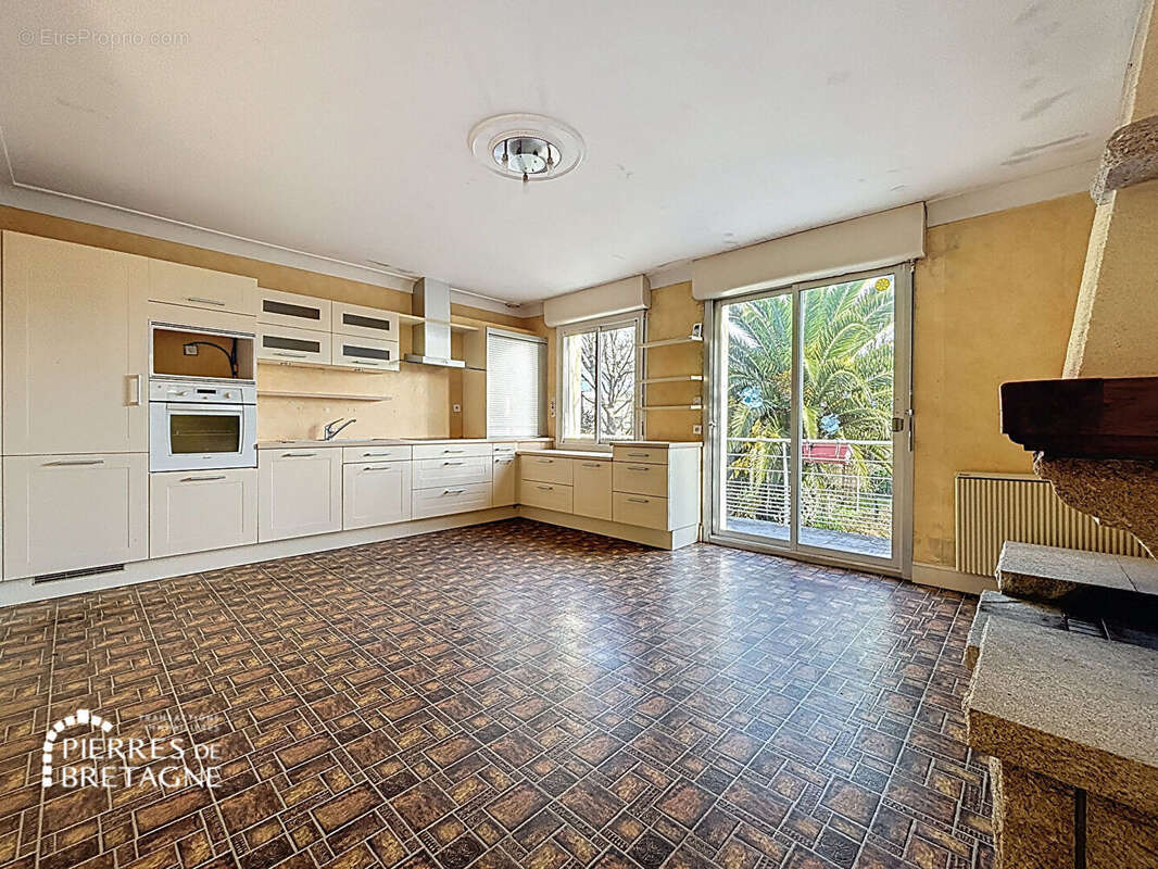 Maison à PLOUGONVELIN
