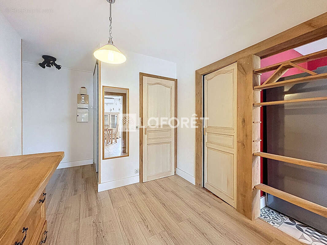 Appartement à PERONNAS