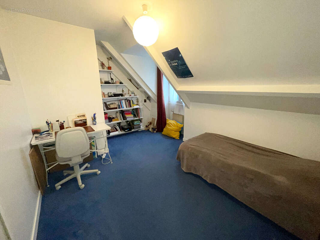 Maison à LE MESNIL-LE-ROI