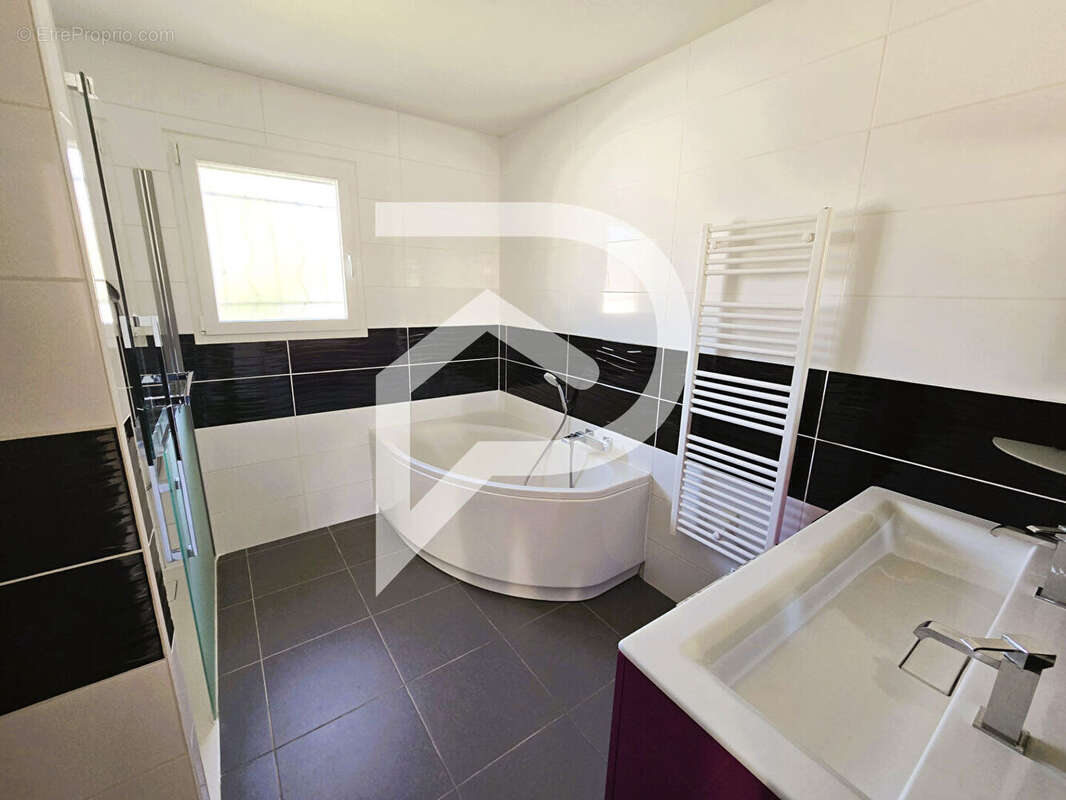 Maison à HAGETAUBIN