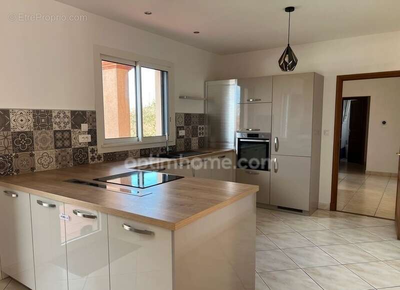 Maison à MONTAIGUT-SUR-SAVE