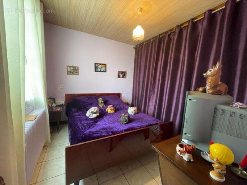 Maison à COURBEHAYE