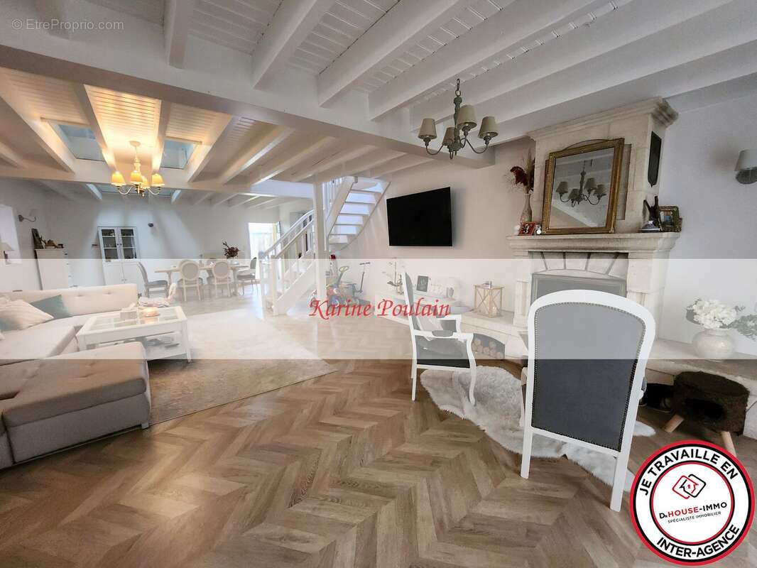 Maison à AMBARES-ET-LAGRAVE