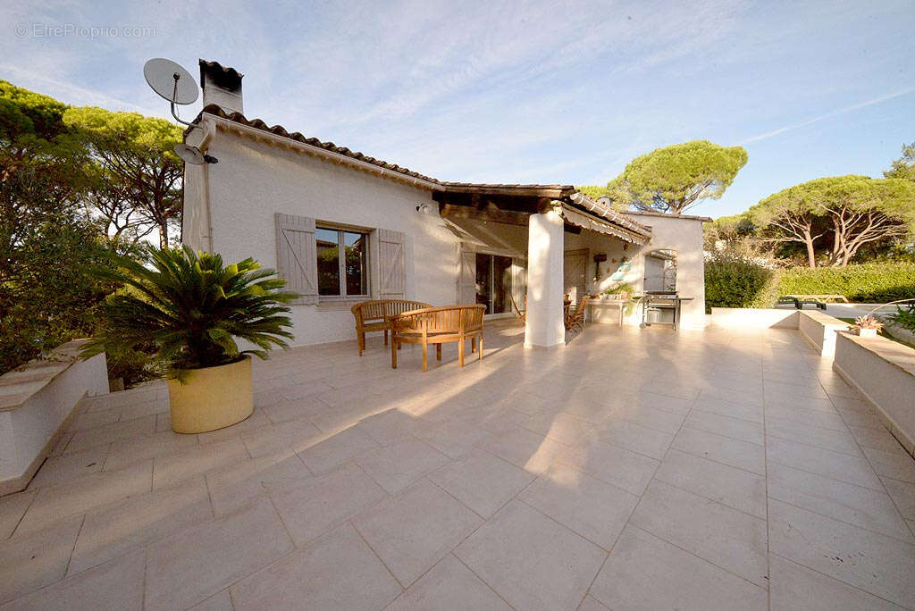 Maison à PUGET-SUR-ARGENS